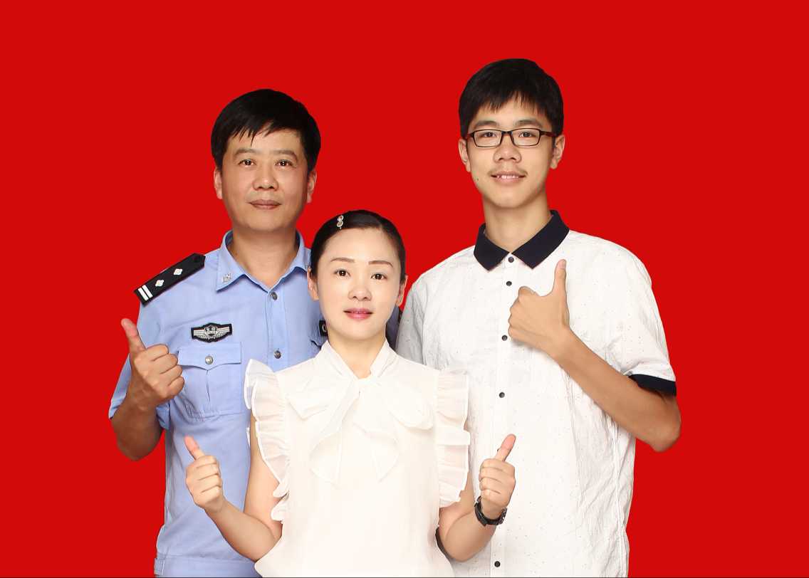 李桂齐家庭：快乐工作，健康生活
